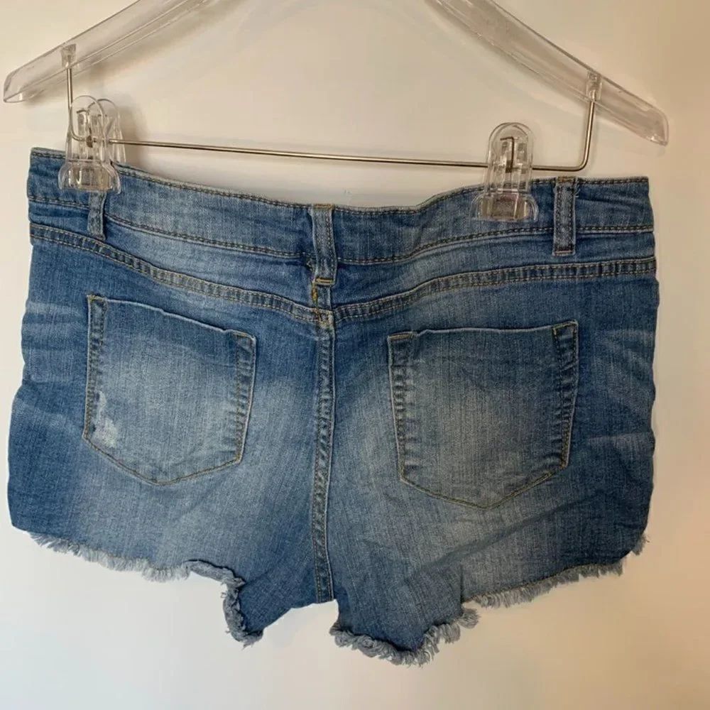 Bongo Distressed Denim Short - Picture 5 of 5